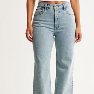 Abercrombie Curve Love High Rise 90's Relaxed Light Wash Jeans